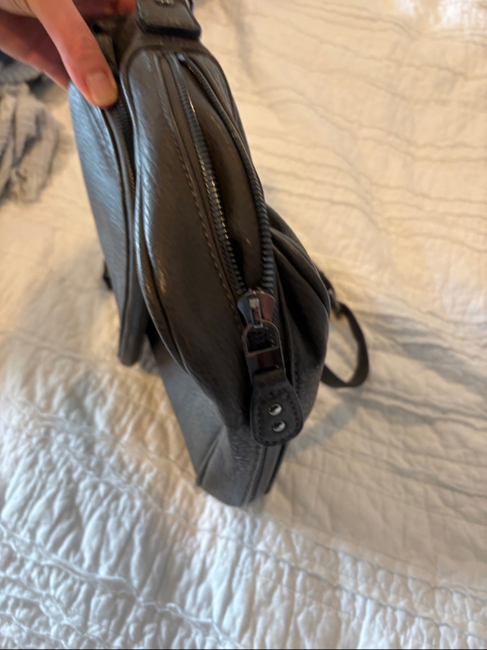 Moda Luxe Dandelion Faux Leather Crossbody - Picture 5 of 12